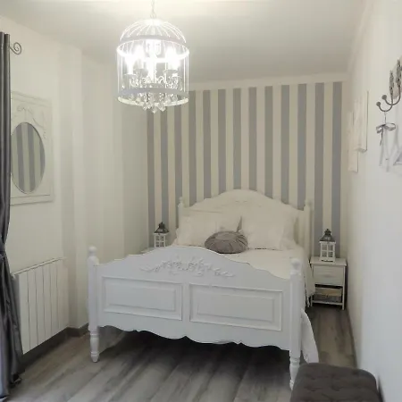 La Cordonnerie De Bed & Breakfast 3*