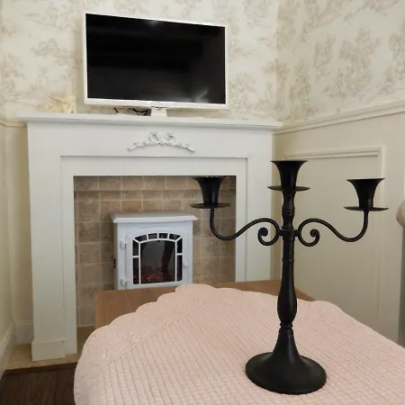 La Cordonnerie De 3* Réau